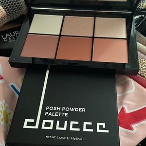 Doucce Posh Powder Palette w/sample bronzer